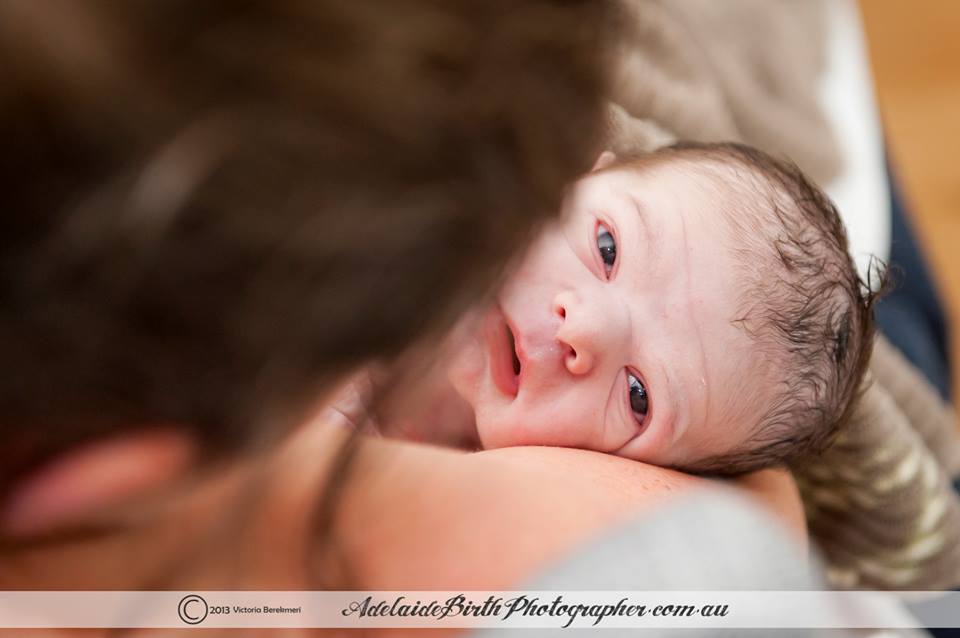 Las dos primeras horas de vida y su impacto en el vínculo madre-bebé