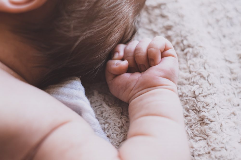 Cuando el nacimiento es traumático para el bebé (y cómo prevenirlo)